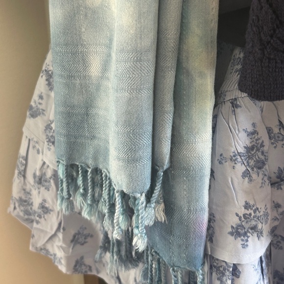 Tie Die Blue Wrap Scarf NEW ! Pre Washed Ready To Wear Boho Tassels - Picture 6 of 16